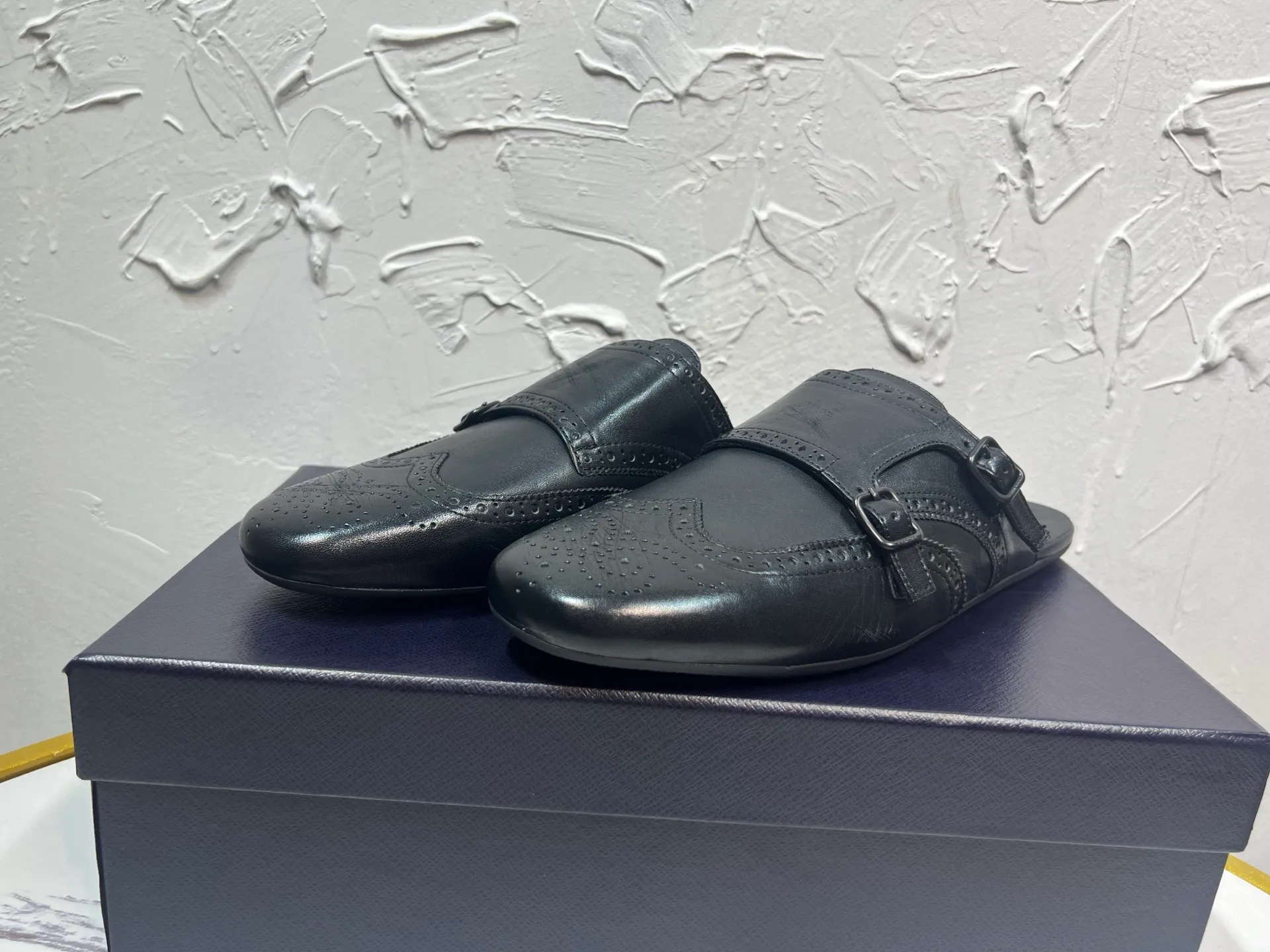 P780 prada derby2025 spring and autumn latest Prada slip-on retro men's Muleto shoes, Shuffle double-buckle Monk shoes, upper cowhide, lining and foot cowhide, rubber sole, black and brown 2-color original packaging Code number: 39-46